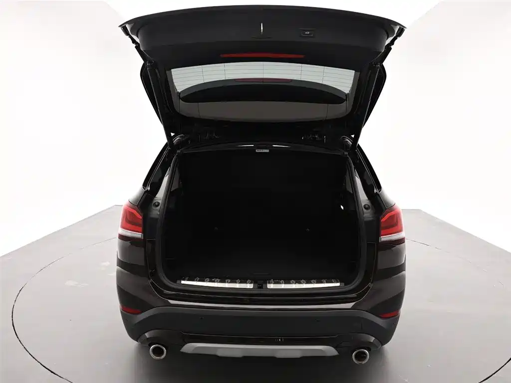 BMW X1 2020 sDrive20Li Premium Edition фото 9
