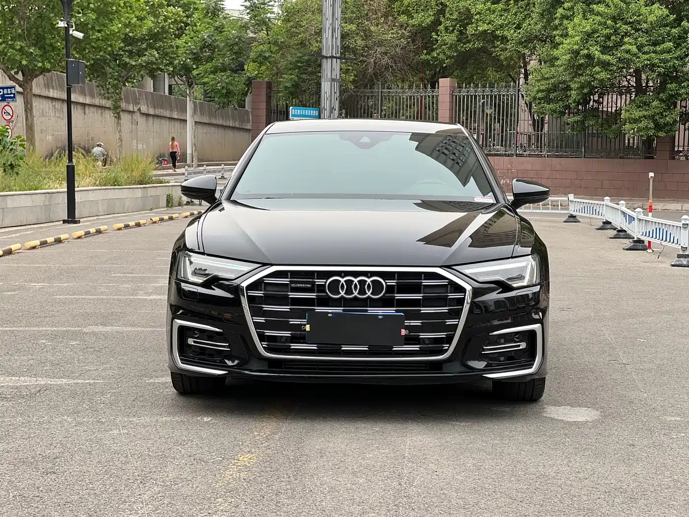 Audi A6L 2021 40 TFSI Luxury Sport фото 2