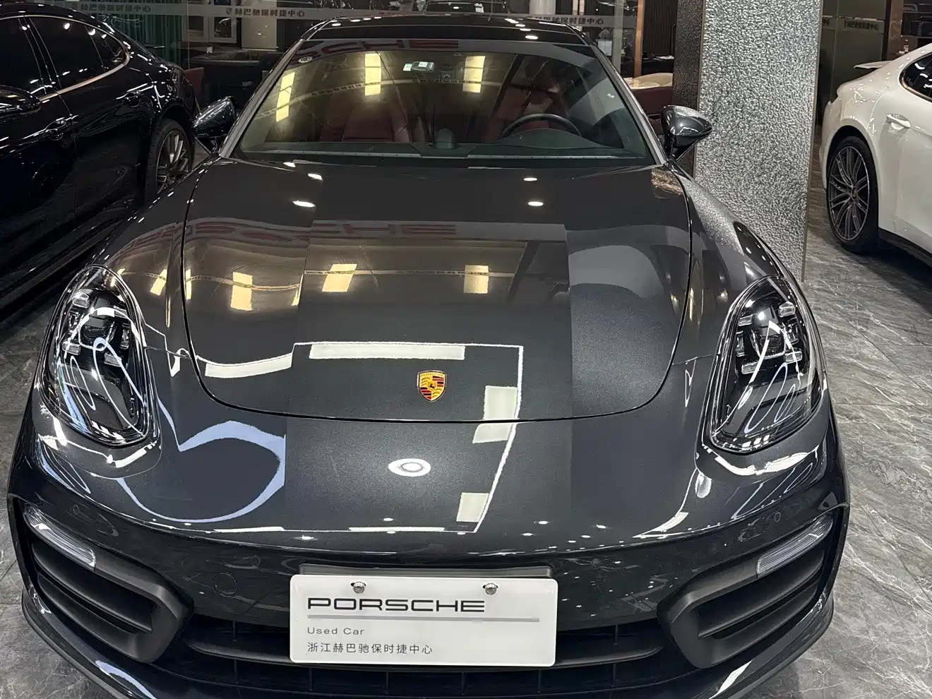 Фото 2 - Porsche Panamera