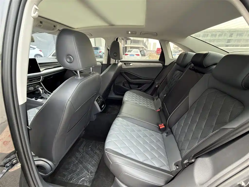 Volkswagen Sagitar 2023 300TSI DSG Surpassing Edition фото 13