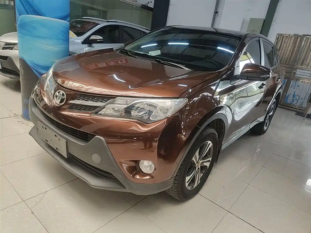 Toyota RAV4 Rongfang 2015 2.0L CVT 2WD Trend Edition фото 2