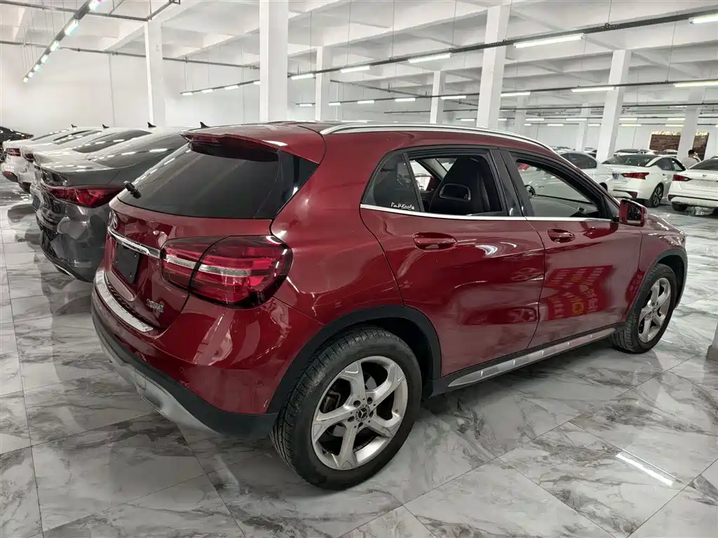 Mercedes-Benz GLA 2018 GLA 200 Dynamic фото 6