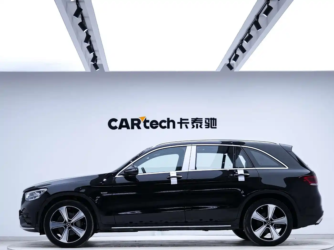 Mercedes-Benz GLC 2022 Facelift GLC 300 L 4MATIC Dynamic Collector's Edition фото 2