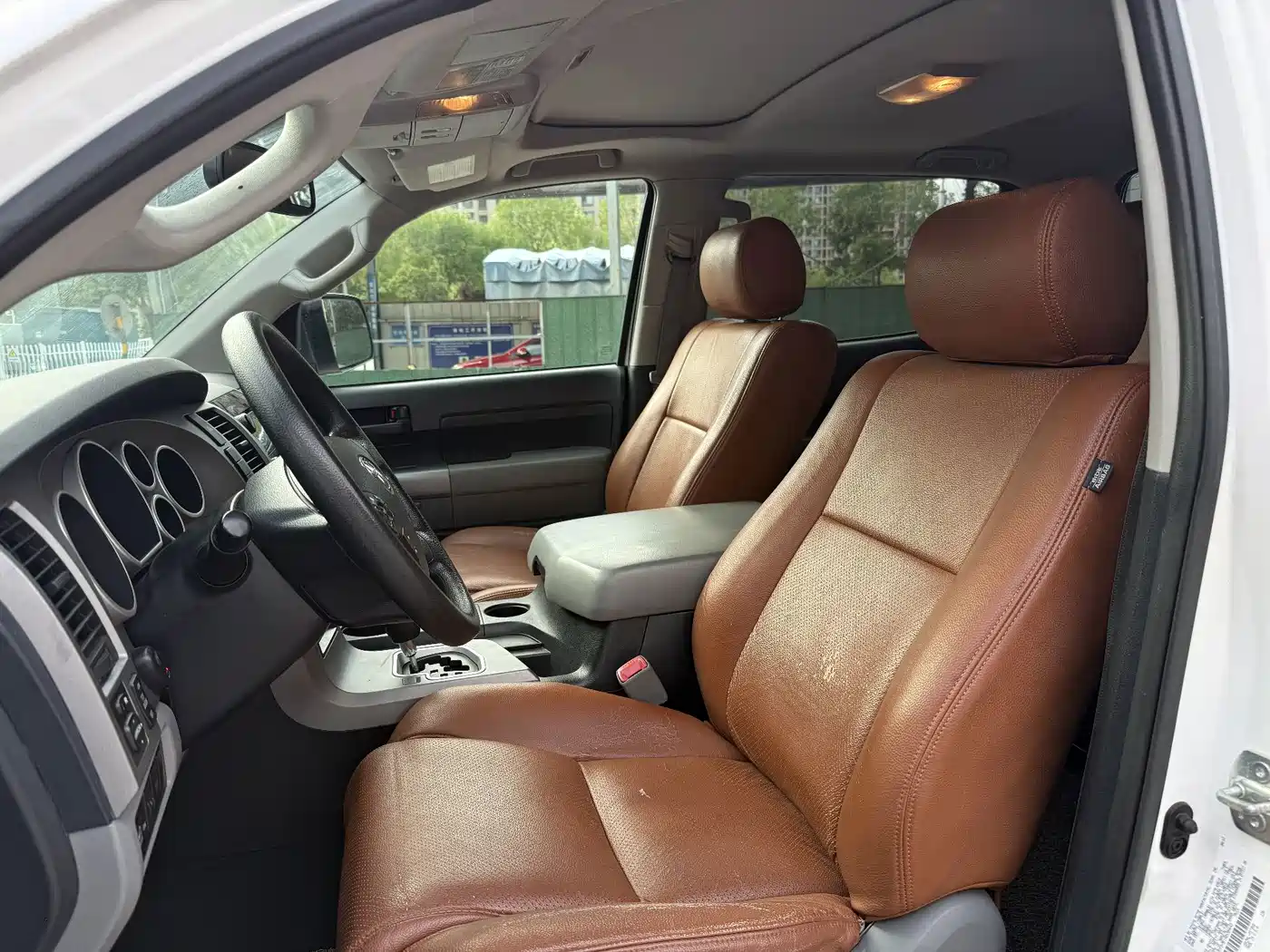 Toyota Tundra 2013 2011 5.7 Standard Model