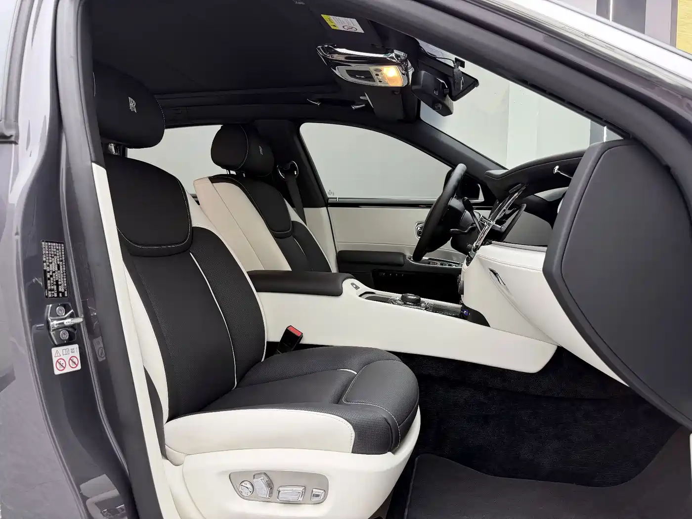 Фото 9 - Rolls-Royce Ghost