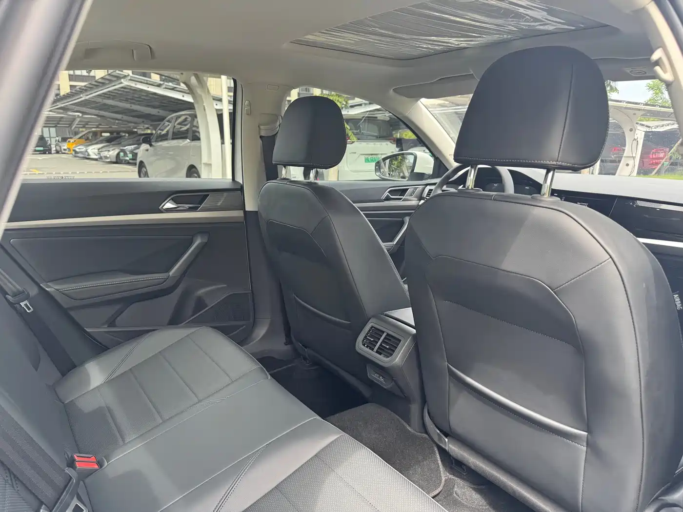 Volkswagen Lavida 2021 1.5L Auto Comfort Edition фото 18