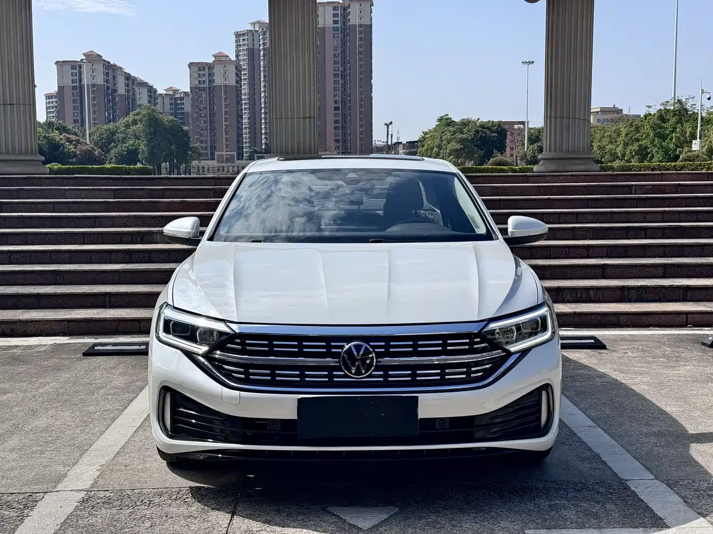 Volkswagen Sagitar 2023 300TSI DSG Excellence Edition фото 2