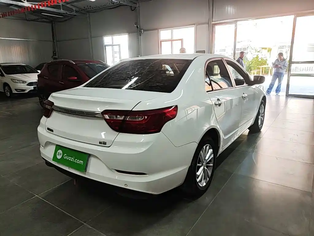 Фото 7 - Geely Vision