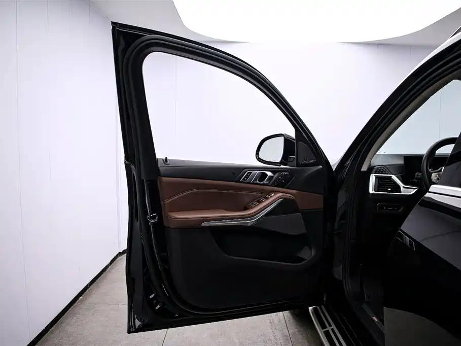 BMW X7 2023 xDrive40i Leading Luxury Package фото 11