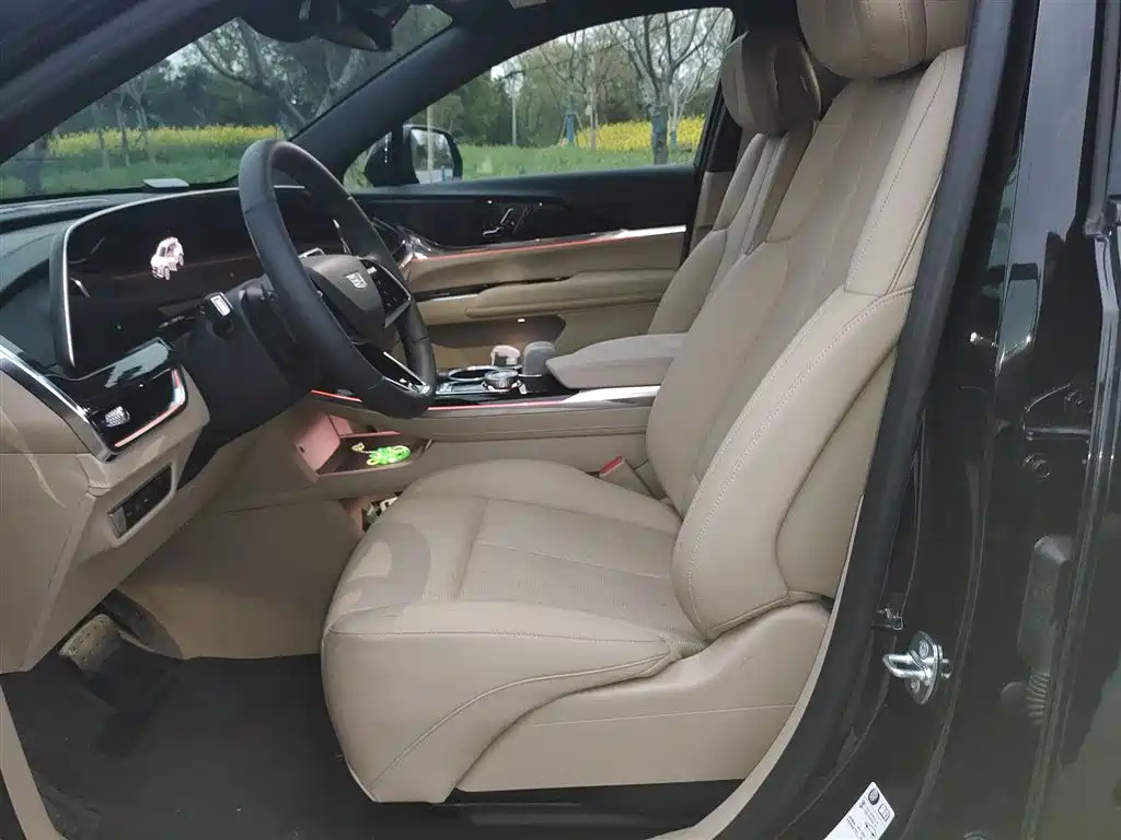 Cadillac XT5 2025 2.0T Luxury фото 11