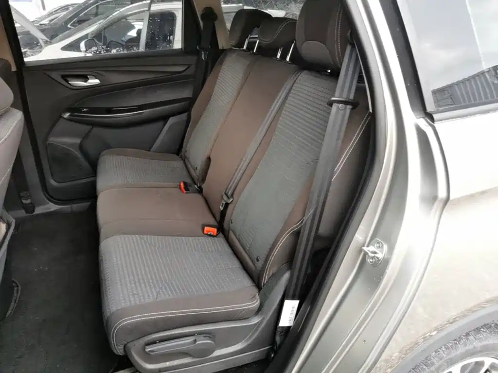 Baojun 730 2020 2019 1.5T CVT Fashion Edition 7-Seater China VI