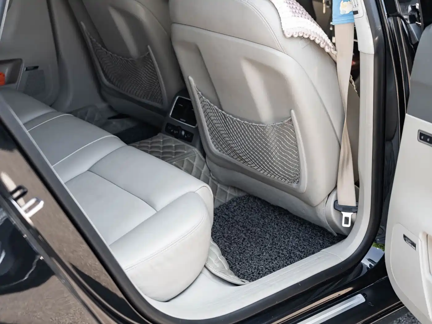 Фото 26 - Audi A6L