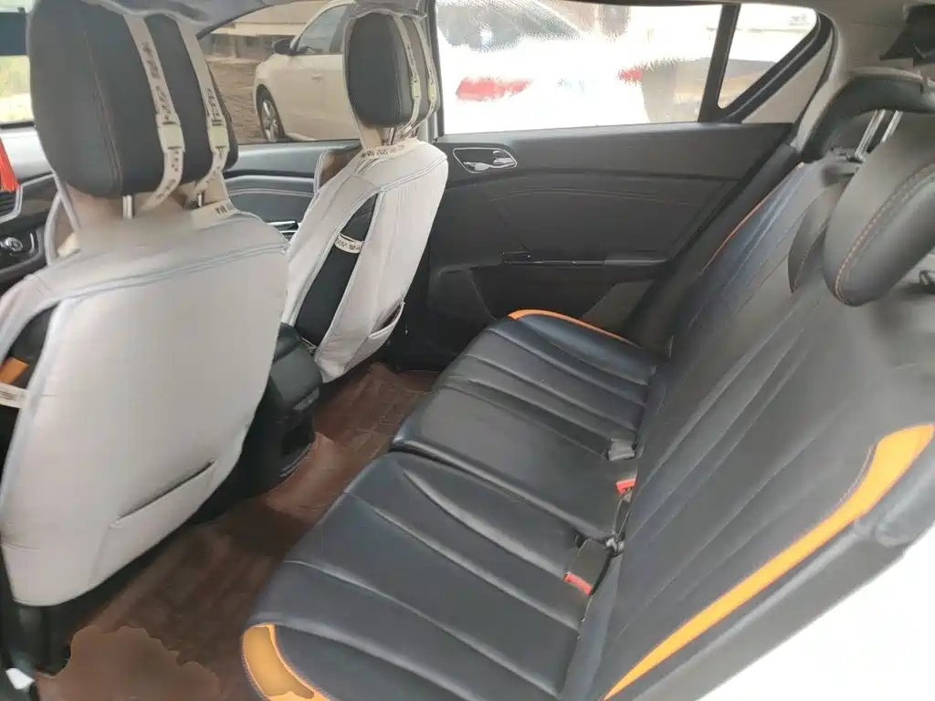 Baojun 310 2016 2016 1.2L Manual Luxury Type