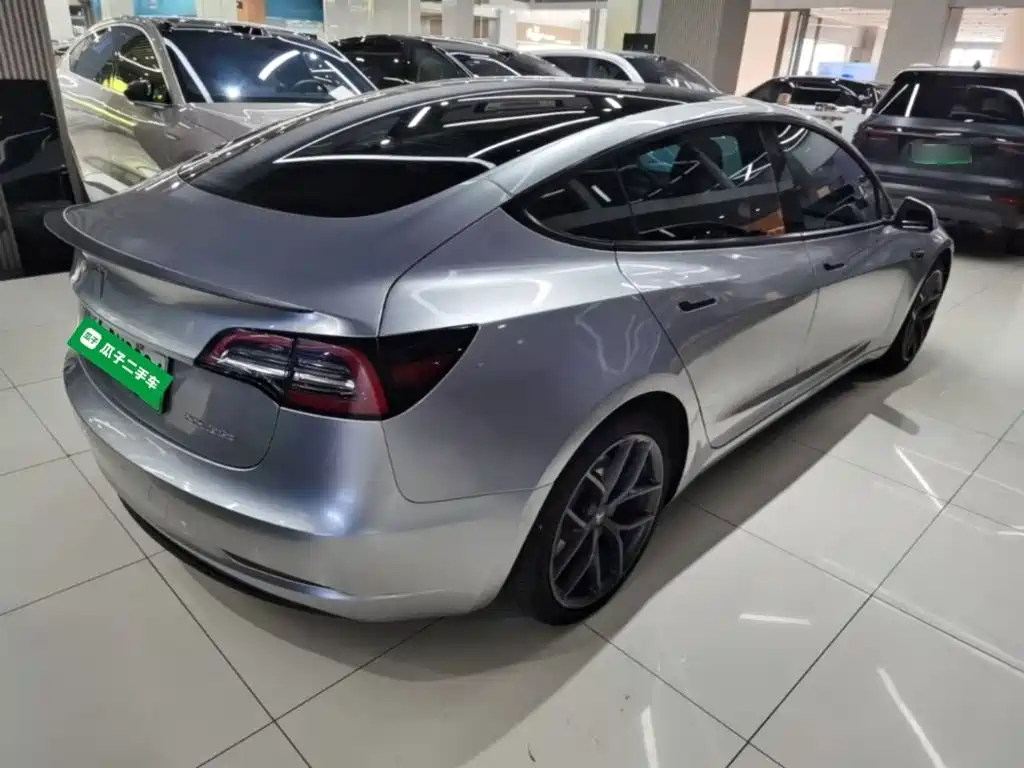 Фото 7 - Tesla Model 3