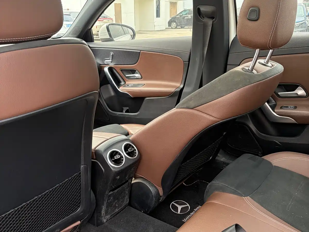 Mercedes-Benz A-Class 2019 A 200 L Sport Sedan фото 7