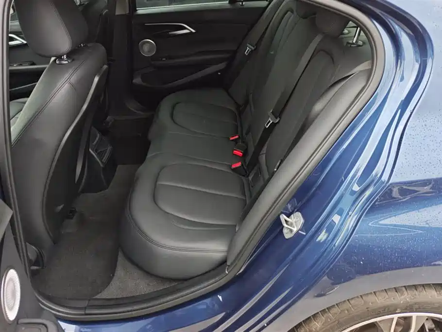 BMW 1 Series 2022 120i M Sport фото 11