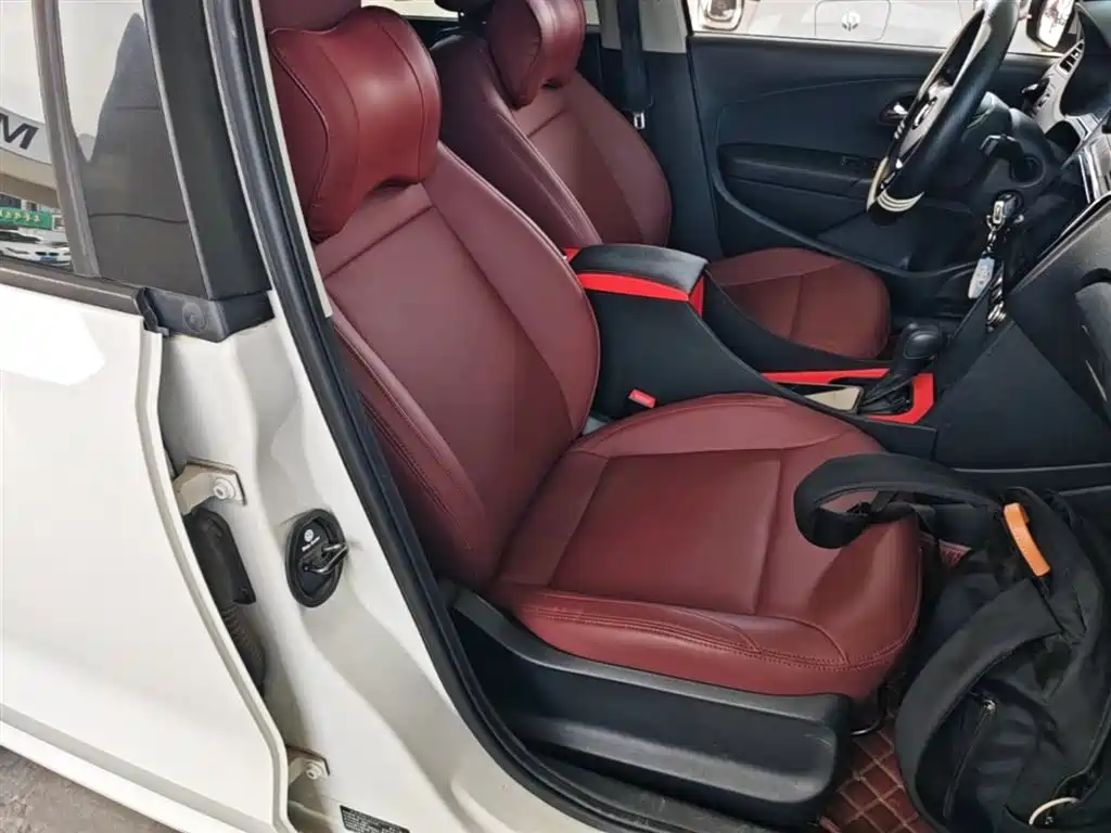Volkswagen Polo 2016 1.6L Automatic Comfort фото 24