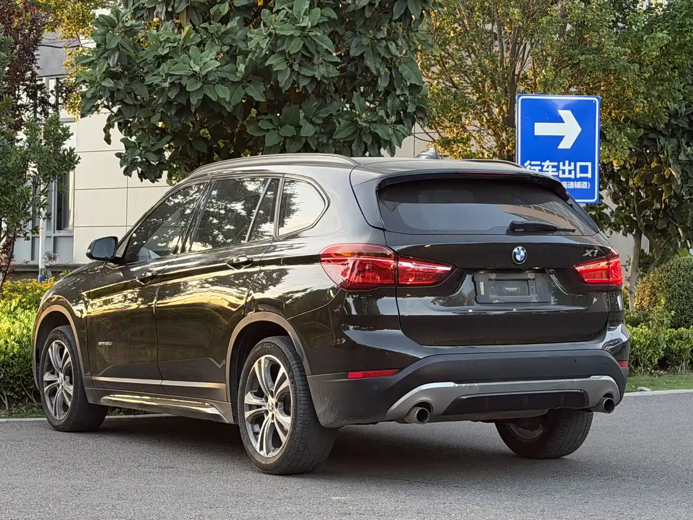 BMW X1 2016 sDrive20Li Luxury Model фото 14