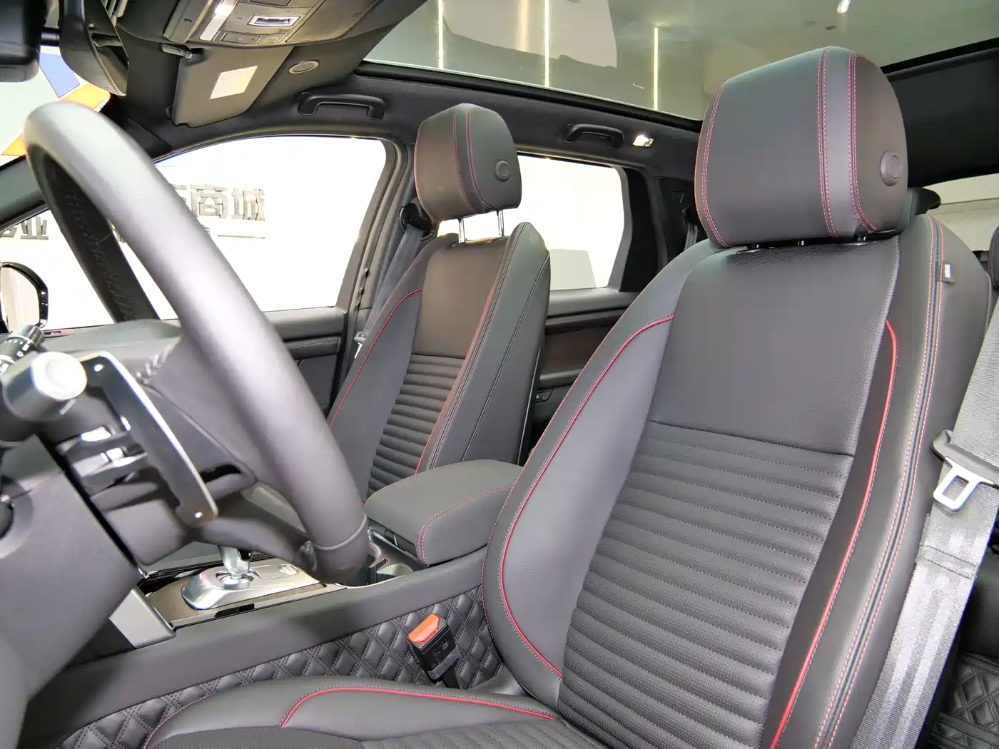 Land Rover Discovery Sport 2022 Model Year Second Facelift 249PS R-Dynamic SE Performance Technology Edition 5-seater фото 11