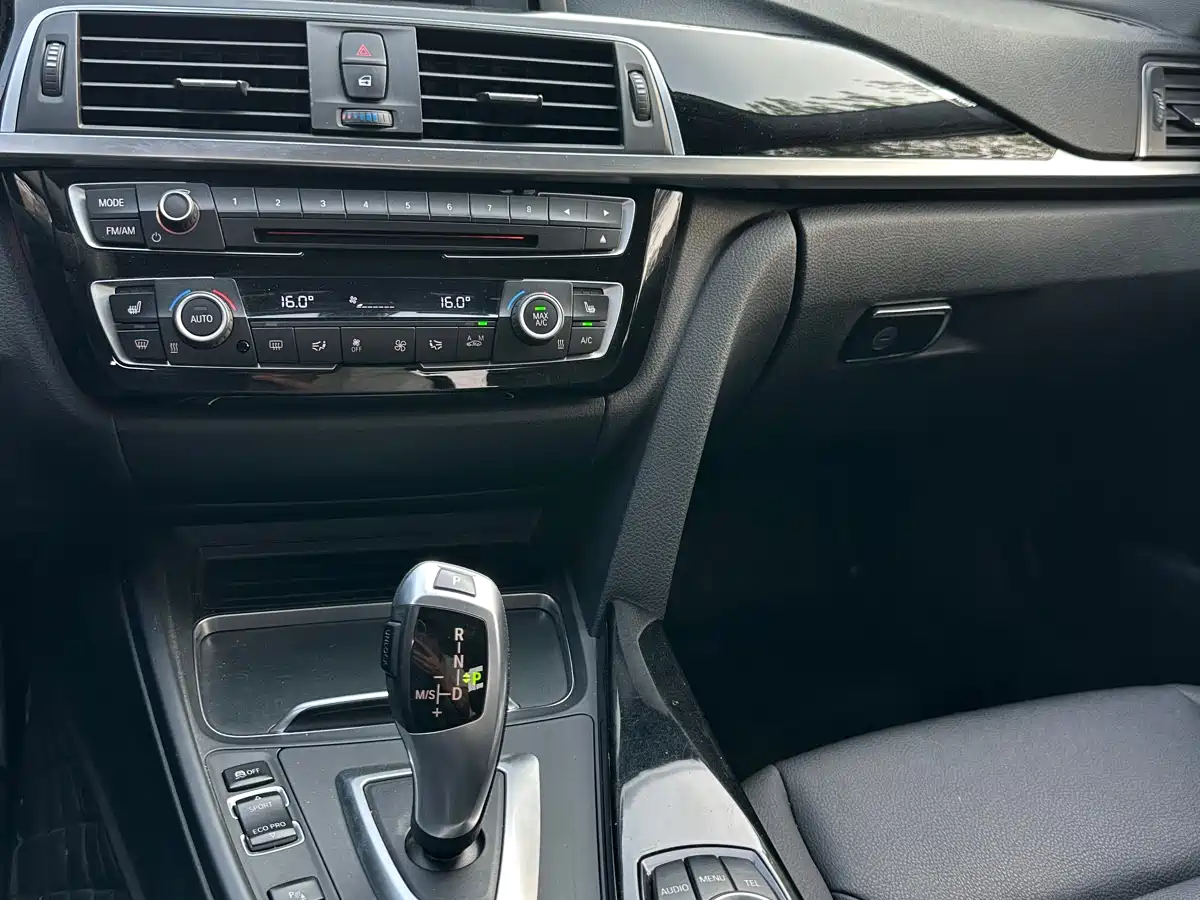 BMW 3 Series 2017 320Li xDrive Fashion фото 11