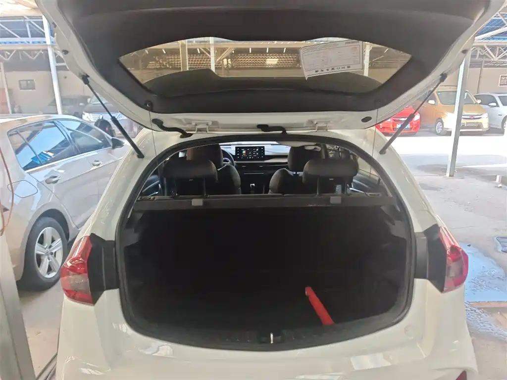 Photo 15 - Geely Vision X3
