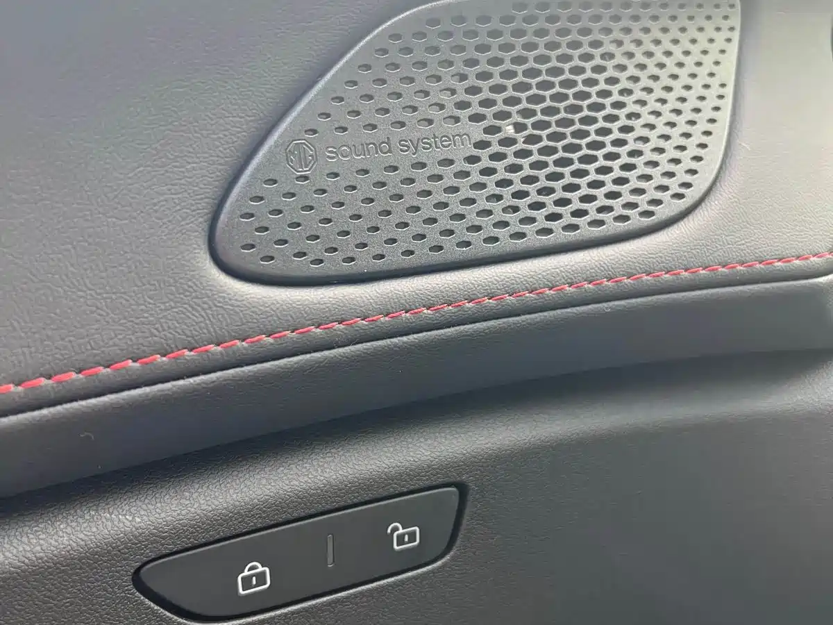 MG MG5 2026 2025 300TGI Global Flagship