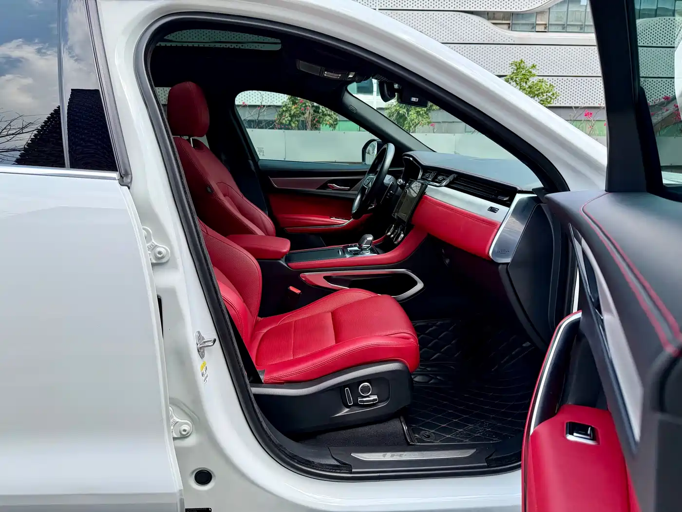 Jaguar F-PACE 2021 250PS R-Dynamic S фото 20