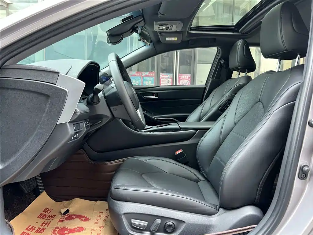 Toyota Avalon 2023 2.0L Luxury Edition фото 4