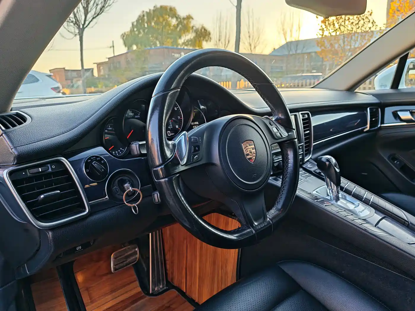 Porsche Panamera 2010 Panamera 4 3.6L фото 12