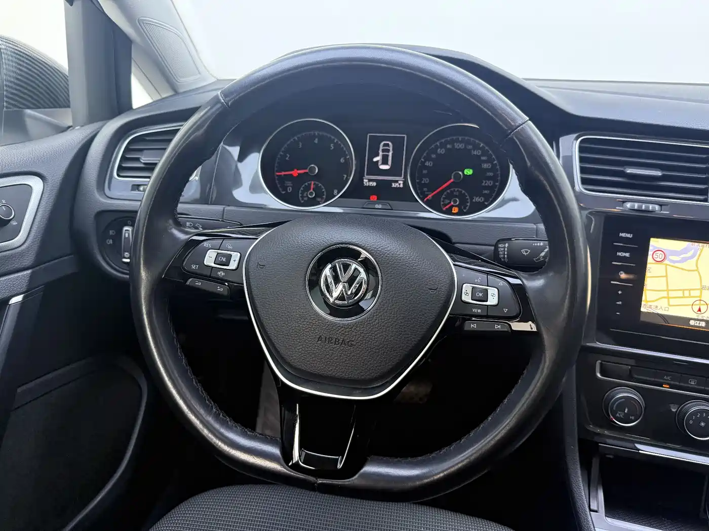 Volkswagen Golf 2020 Beloved Edition 280TSI DSG Comfort фото 10