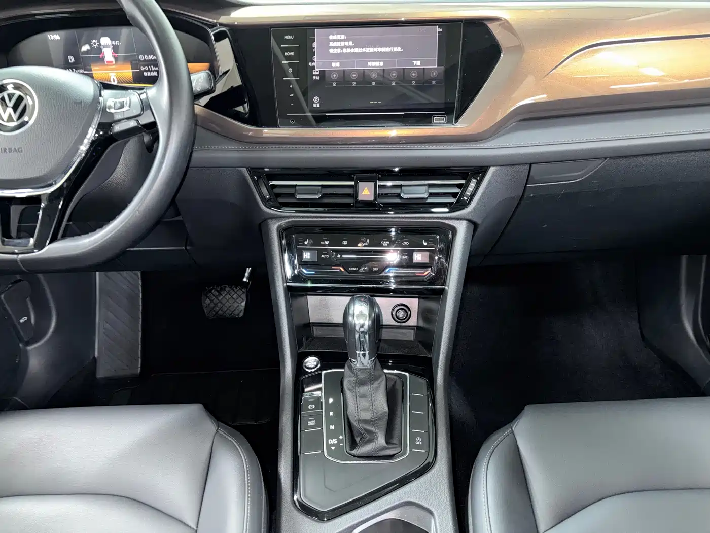 Volkswagen Tharu 2022 280TSI FWD Luxury Edition фото 12