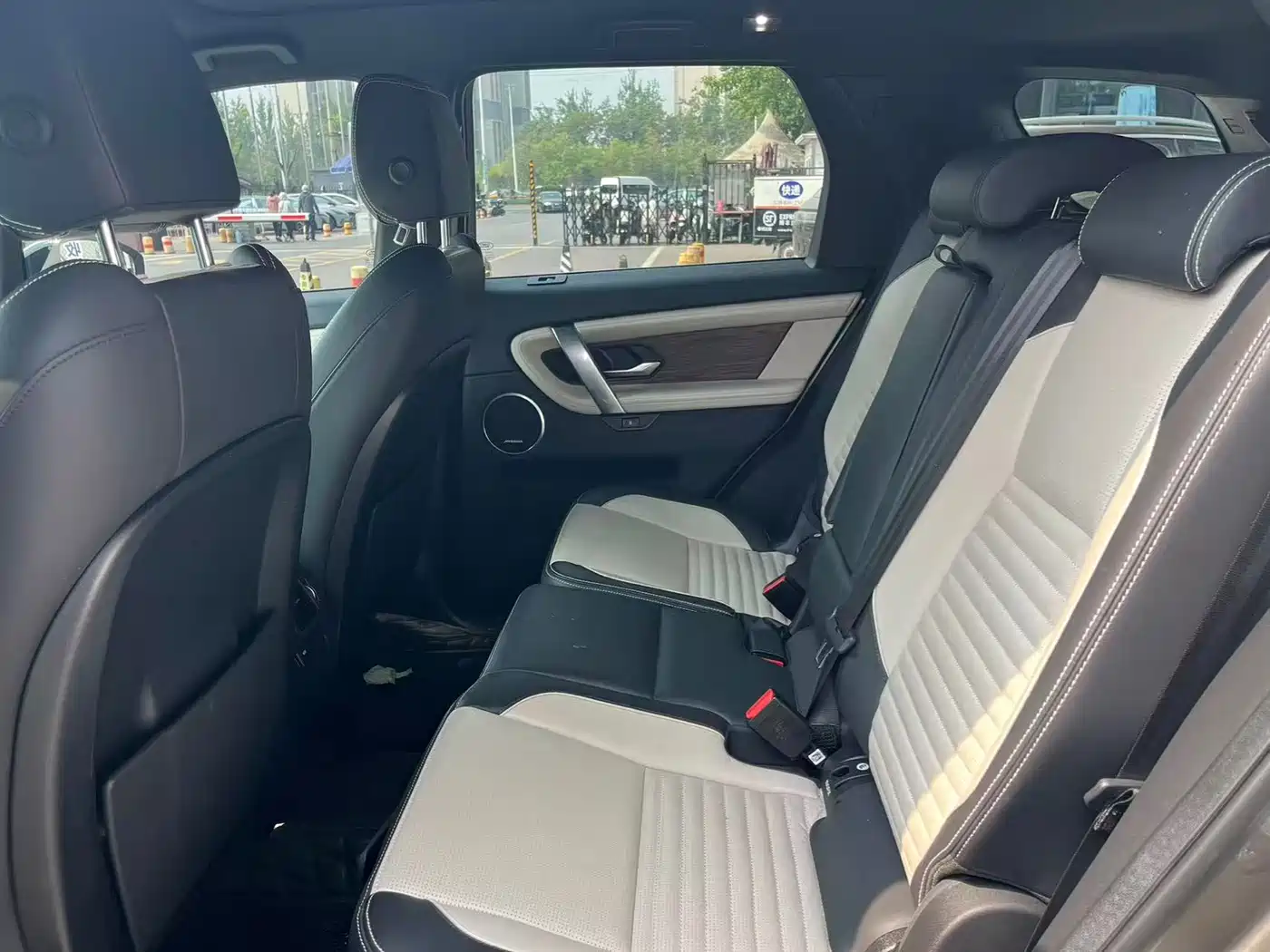 Land Rover Discovery Sport 2020 249PS R-Dynamic Luxury Custom фото 11
