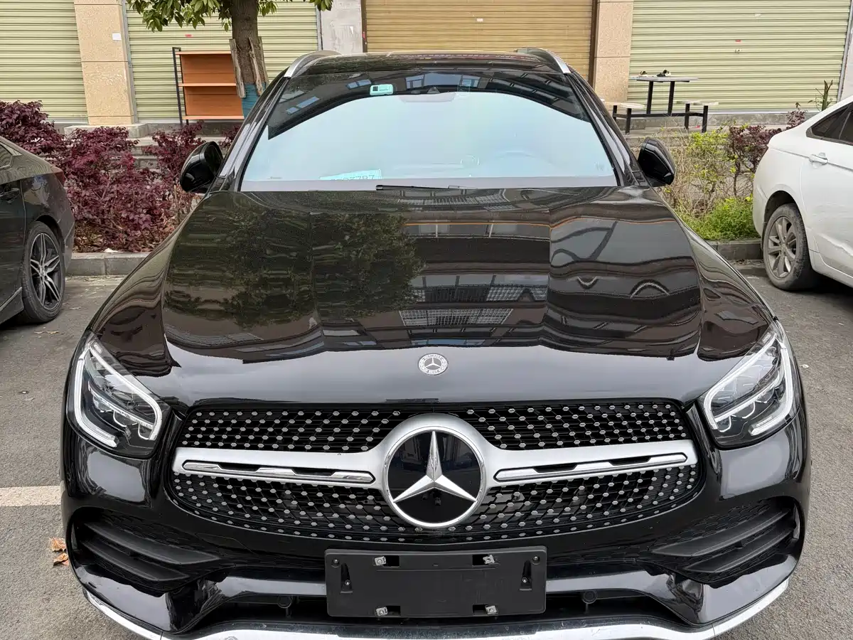MERCEDES-BENZ GLC