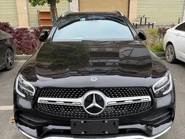 MERCEDES-BENZ GLC