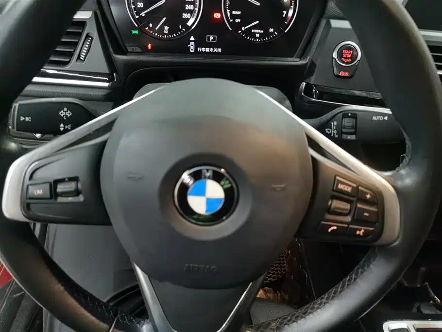 BMW 1 Series 2018 118i Sport Edition фото 15