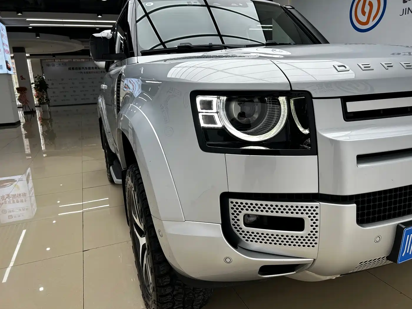 Land Rover Defender 2022 Model 90 3.0T P400 XS фото 21