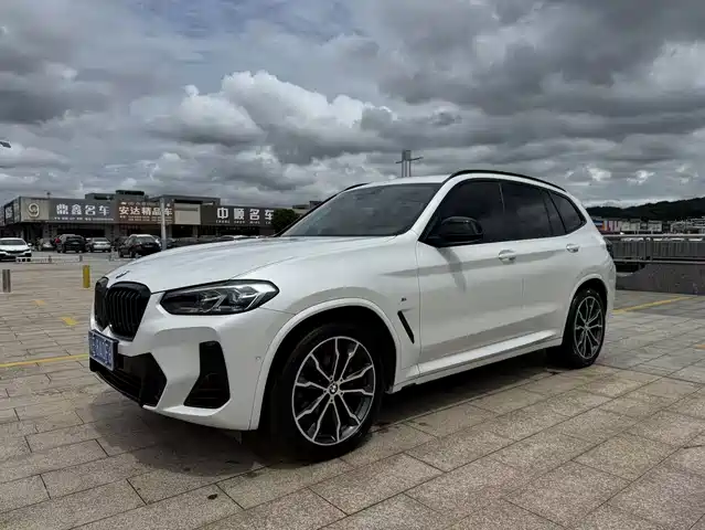 BMW X3 xDrive30i, Лидер, M Чёрный пакет