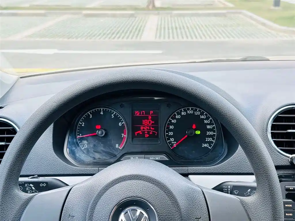 Volkswagen Jetta 2015 Value Edition 1.6L Automatic Comfort фото 11