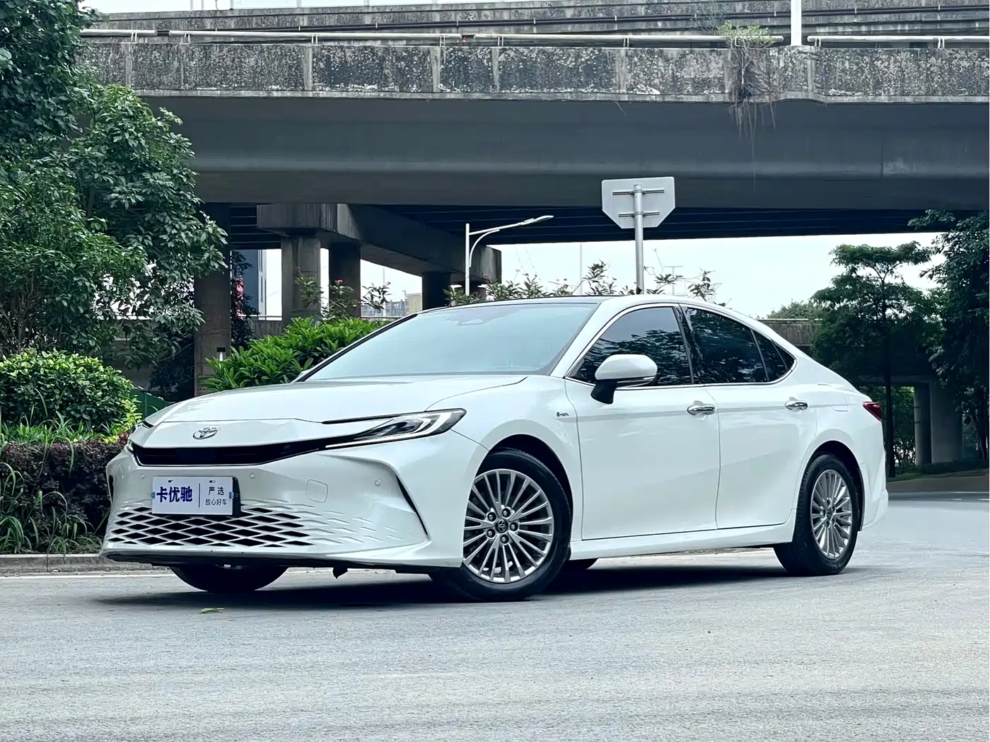 Toyota Camry 2024 Hybrid 2.0HG Premium Edition
