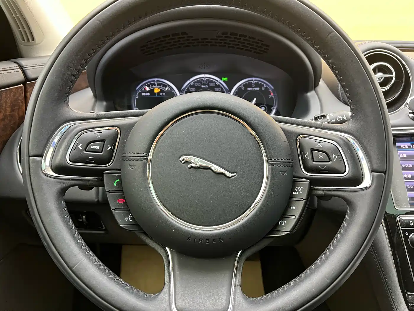 Jaguar XJ 2013 2013 XJL 3.0 SC Panorama Business Edition