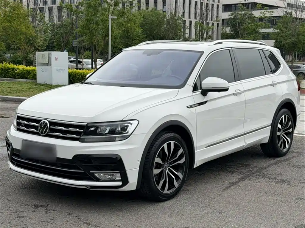 Volkswagen Tiguan L 2021 330TSI Automatic 2WD R-Line Premium фото 2