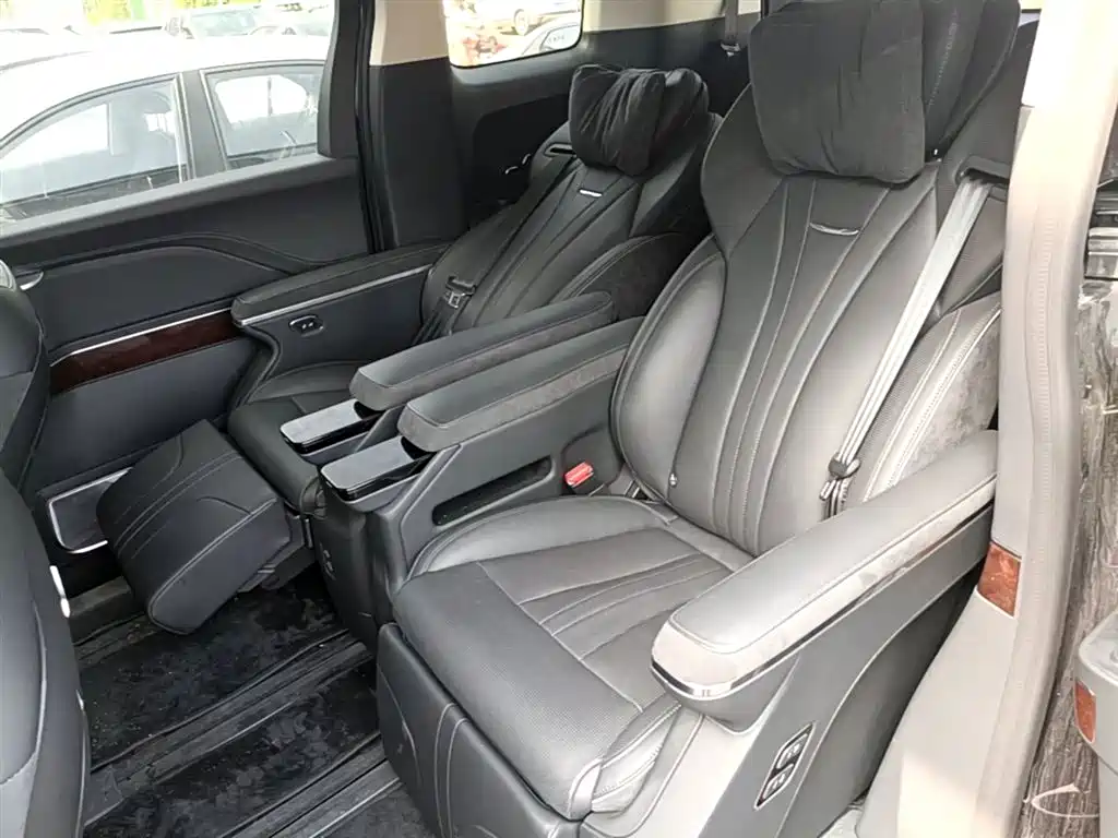 Hongqi HQ9 PHEV 2024 Model 2.0T AWD Luxury Edition фото 17