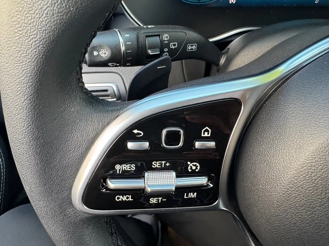 Mercedes-Benz GLC 2020 Facelift GLC 260 L 4MATIC Dynamic фото 23