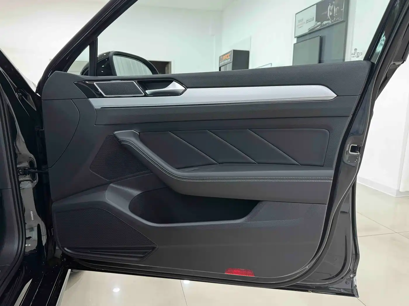 Volkswagen Magotan 2025 Popular Edition 280TSI DSG Comfort фото 11