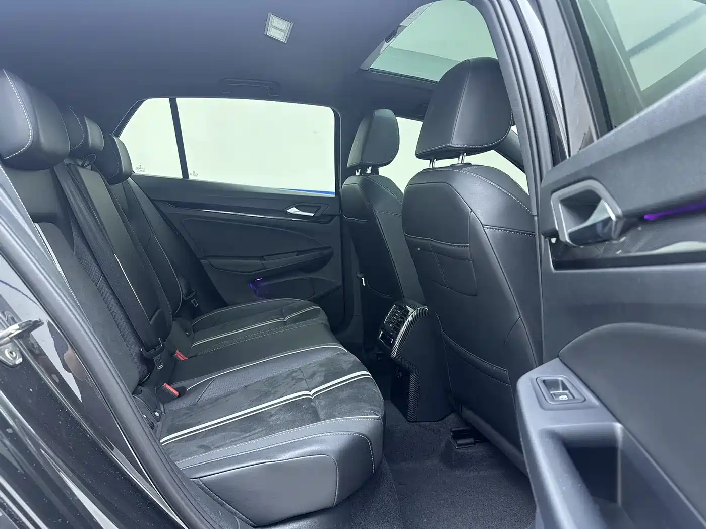 Volkswagen Golf 2021 280TSI DSG R-Line фото 10