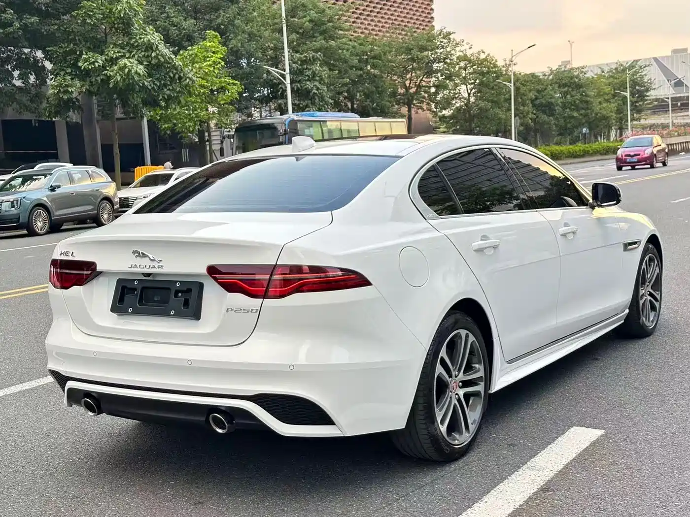 Jaguar XEL 2024 2023 2.0T 250PS R-DYNAMIC S Progressive Sport