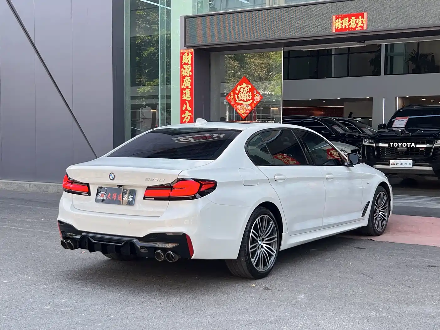 BMW 5 Series 2019 530Li Premium M Sport Package фото 21