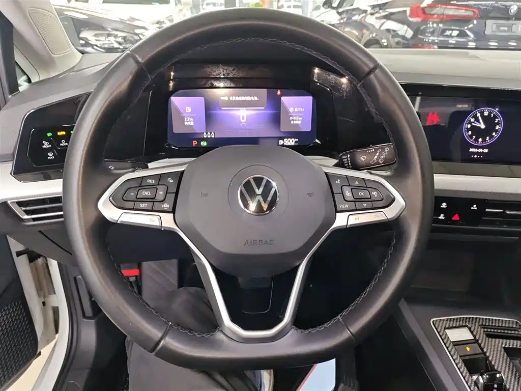 VOLKSWAGEN GOLF