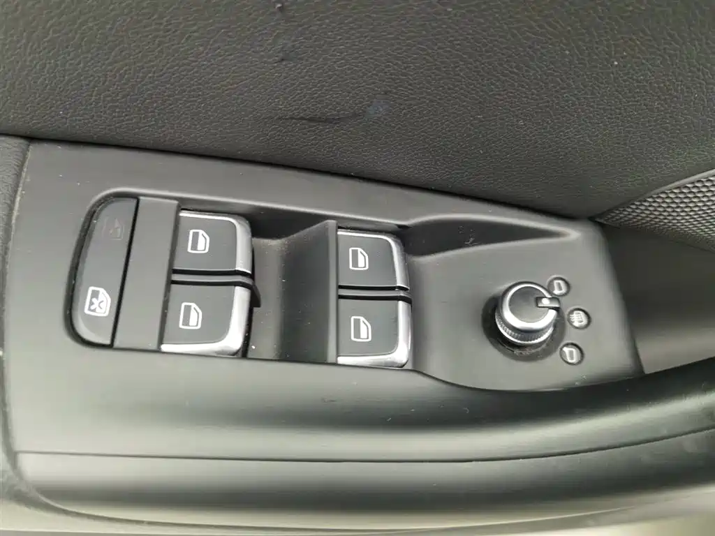 Audi Q3 2015 30 TFSI Comfort фото 9