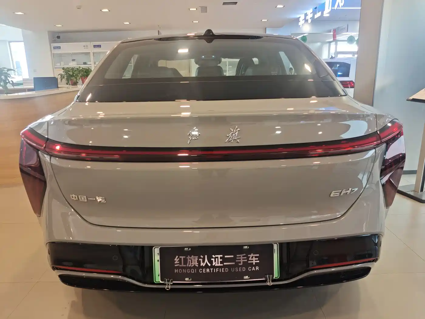 Hongqi EH7 2025 640 AWD Smart Selection Edition фото 4